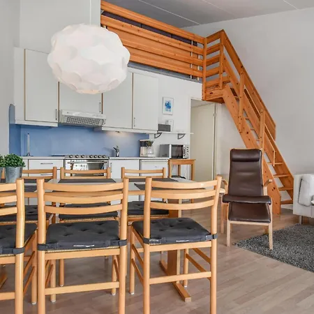 Cozy In With Kitchen Apartment
